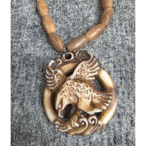 Carved Eagle Pendant Necklace With Brown Beads Tribal Design Unique Vtg - Picture 2 of 7
